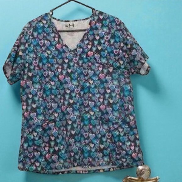 Beverly Hills Uniforms Women’s Printed Scrub Top Hearts - L - Picture 1 of 5